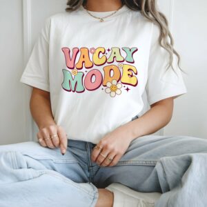 Vacay Mode – Retro Groovy Family Holiday T-Shirt for Women (White, Size L)
